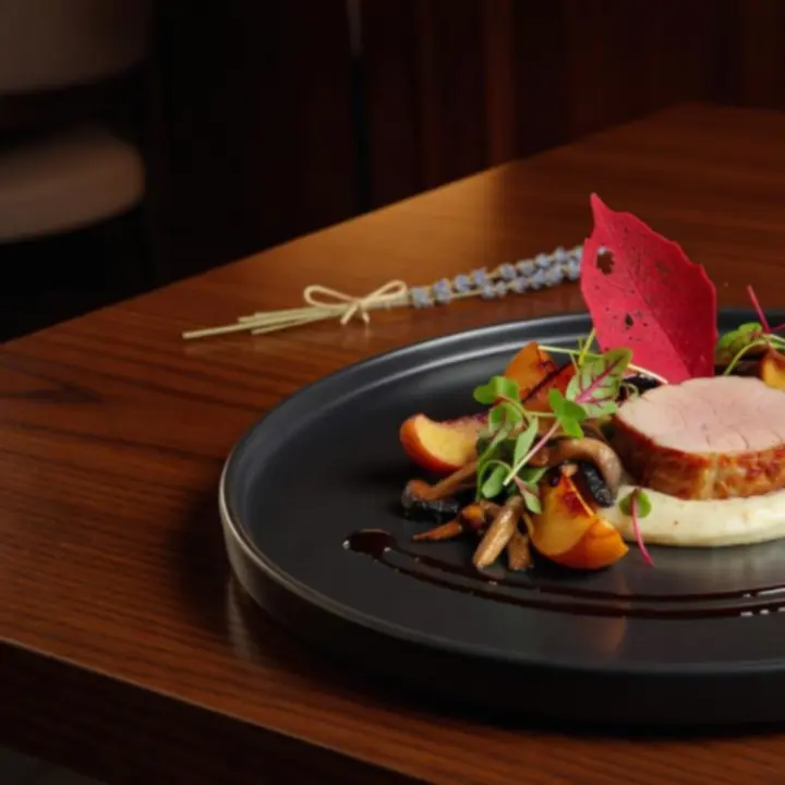 Művészien tálalt gourmet fogás a Top Lista24 étteremben